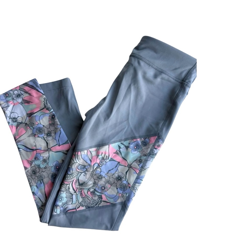 NWOT! Nike Girls Dri-Fit active leggings (size small)